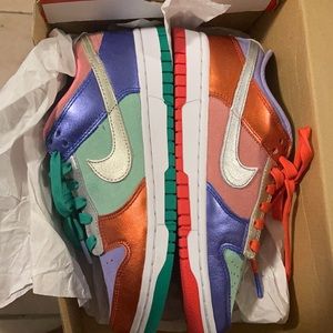 6.5 in women (brand new) Never worn comes with box